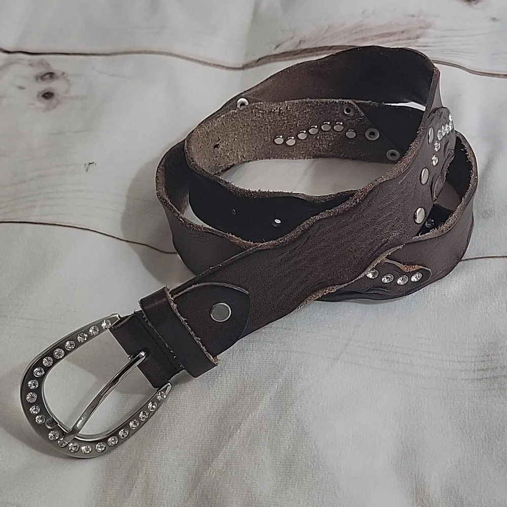 Country Western Belt All Leather Beautiful Stones and Details size Large